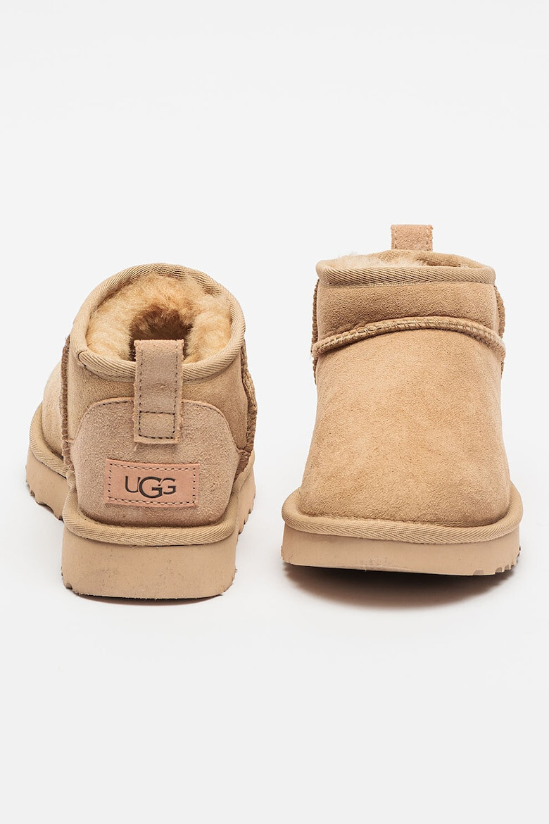 UGG Непромокаеми велурени боти Classic Ultra Mini - Pepit.bg