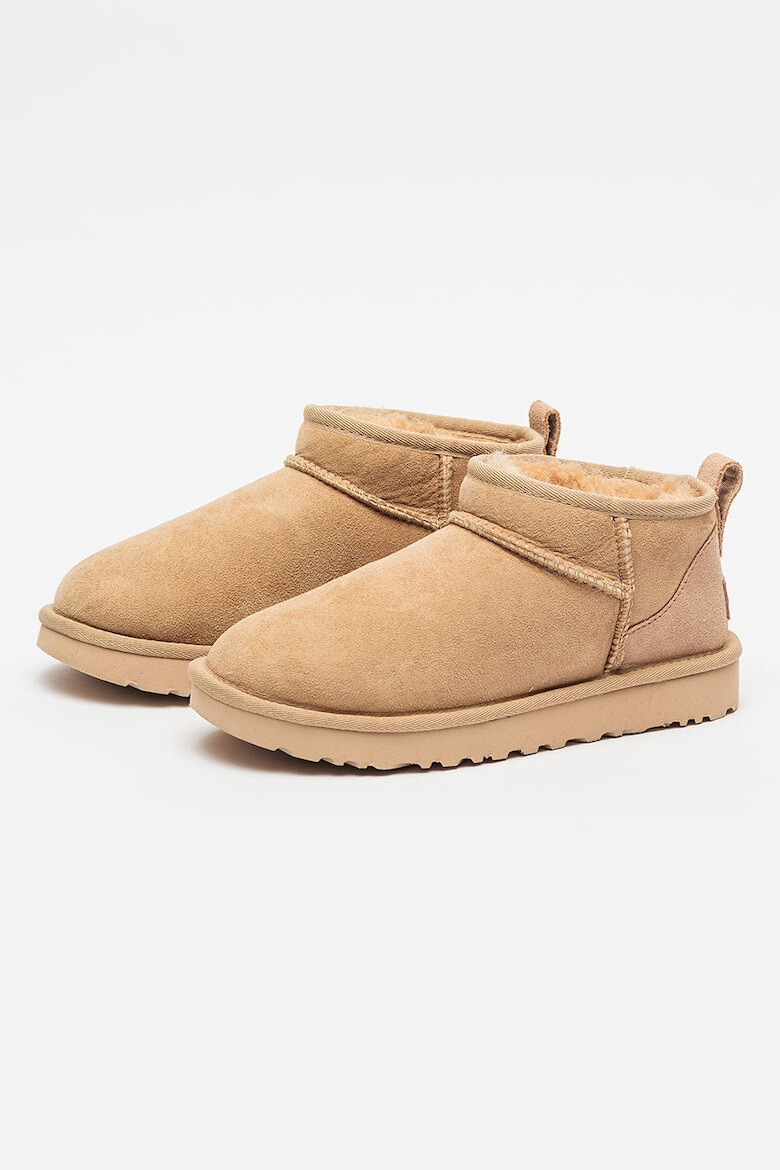 UGG Непромокаеми велурени боти Classic Ultra Mini - Pepit.bg