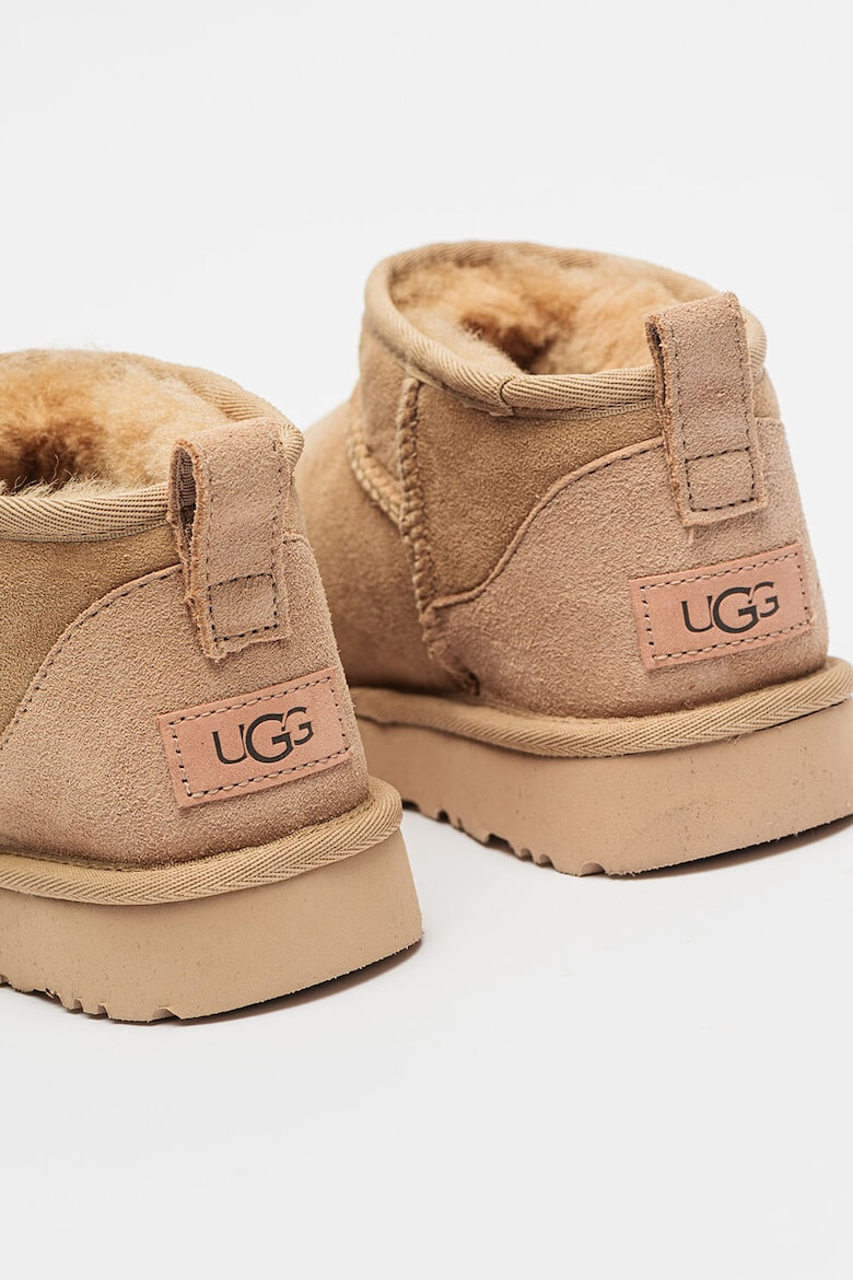 UGG Непромокаеми велурени боти Classic Ultra Mini - Pepit.bg