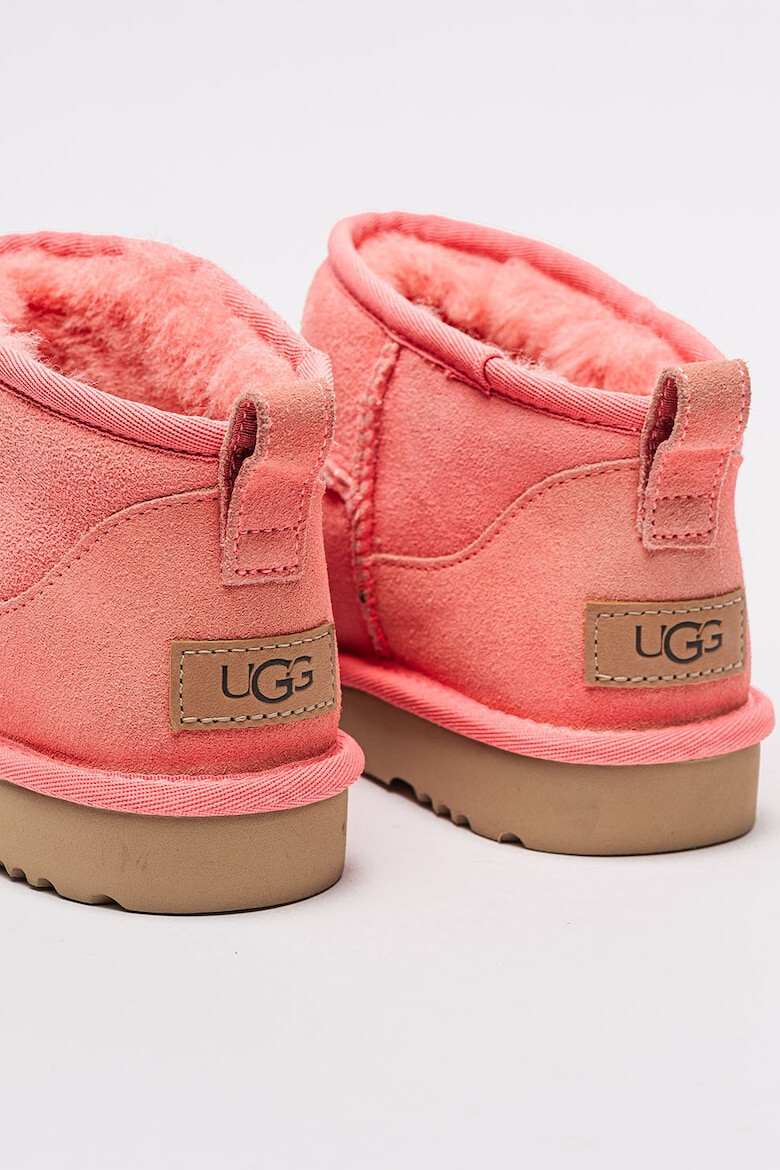 UGG Непромокаеми велурени боти Classic Ultra Mini - Pepit.bg