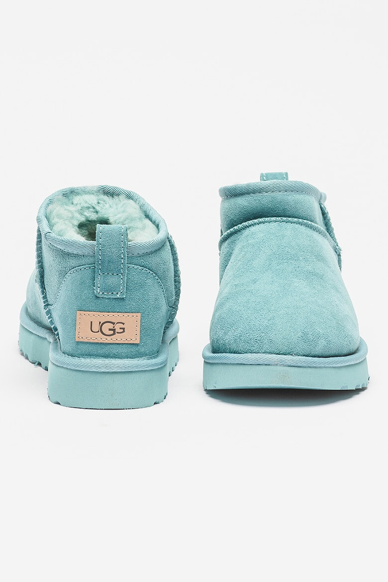 UGG Непромокаеми велурени боти Classic Ultra Mini - Pepit.bg