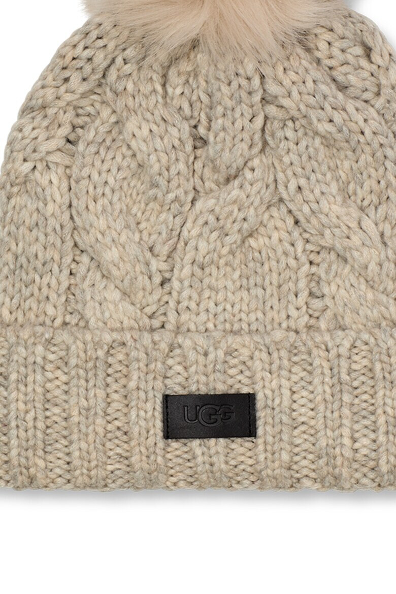 UGG Шапка с плетка осморка и помпон - Pepit.bg