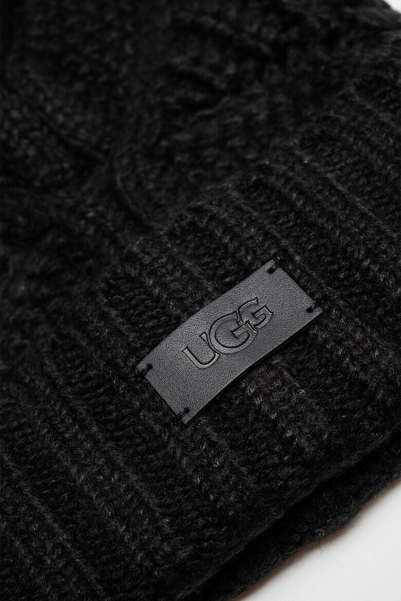 UGG Шапка с плетка осморка с помпон - Pepit.bg