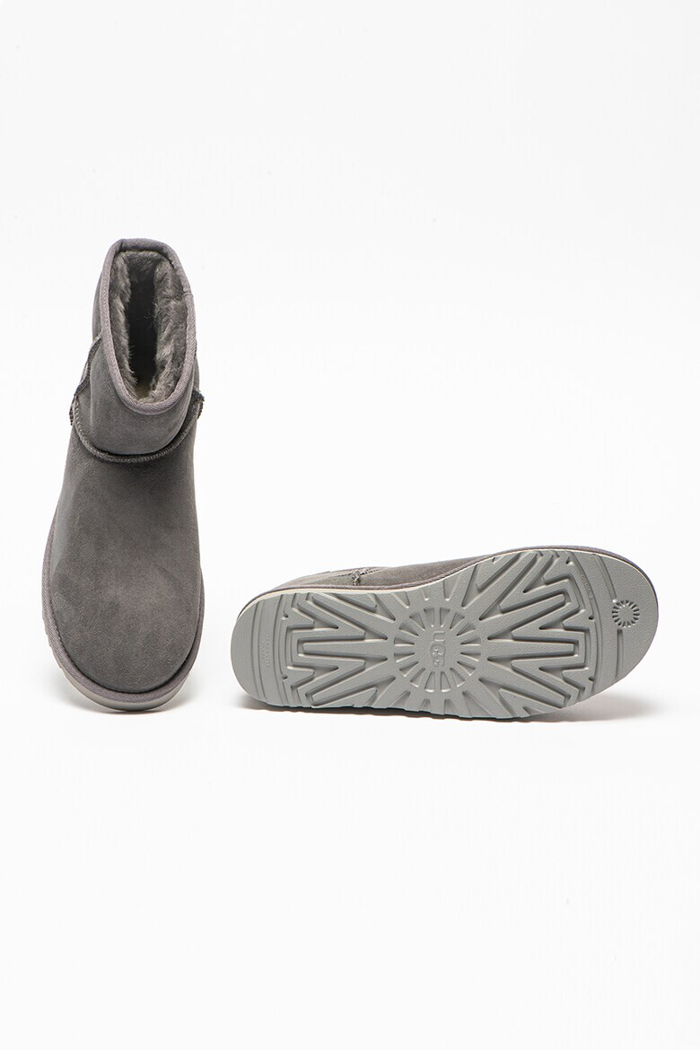 UGG Велурени боти Classic Mini - Pepit.bg