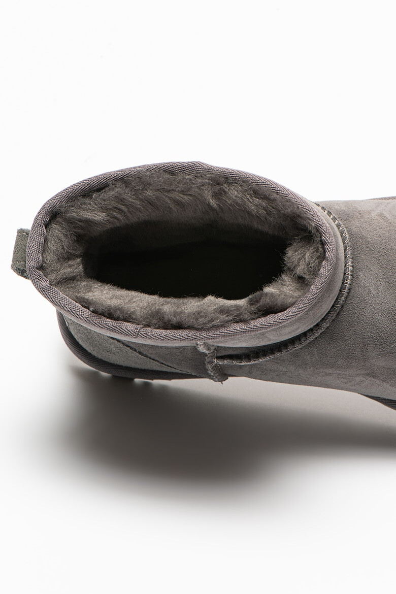 UGG Велурени боти Classic Mini - Pepit.bg