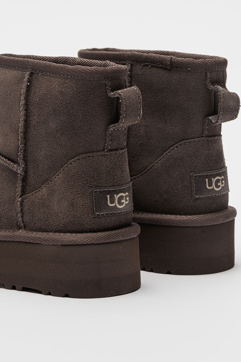 UGG Велурени боти Classic Mini - Pepit.bg