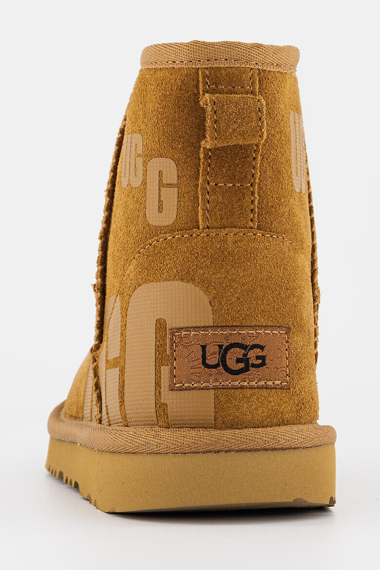 UGG Велурени боти Classic Mini - Pepit.bg