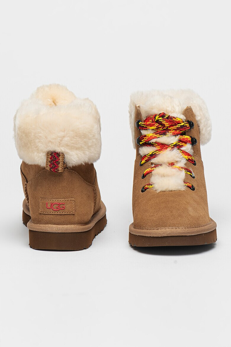 UGG Велурени боти Classic Mini Alpine - Pepit.bg
