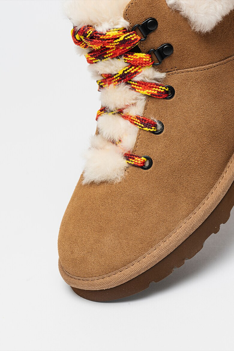 UGG Велурени боти Classic Mini Alpine - Pepit.bg