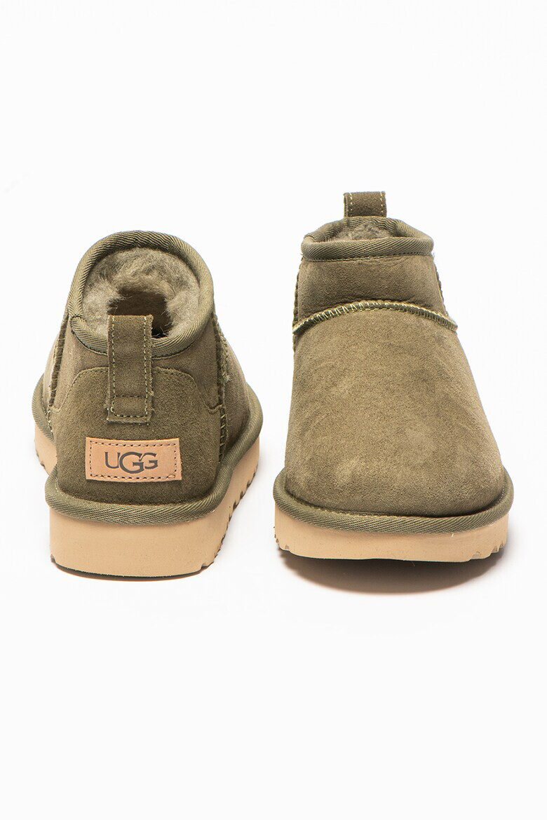 UGG Велурени боти Classic Ultra Mini - Pepit.bg