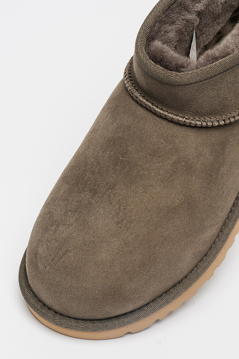 UGG Велурени боти Classic Ultra Mini - Pepit.bg