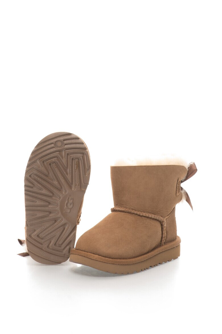 UGG Велурени боти Mini Bailey с панделка - Карамел - Pepit.bg