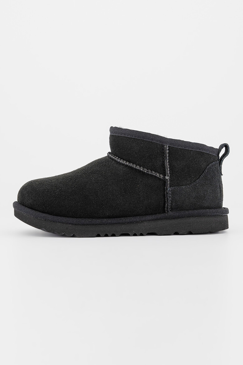 UGG Велурени ботуши Classic Ultra Mini - Pepit.bg