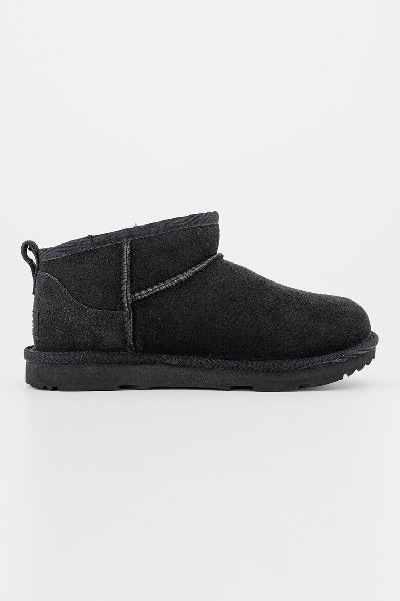 UGG Велурени ботуши Classic Ultra Mini - Pepit.bg