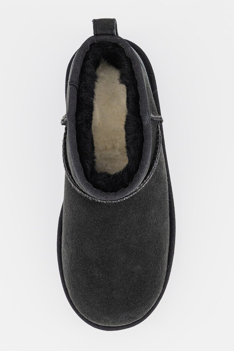 UGG Велурени ботуши Classic Ultra Mini - Pepit.bg
