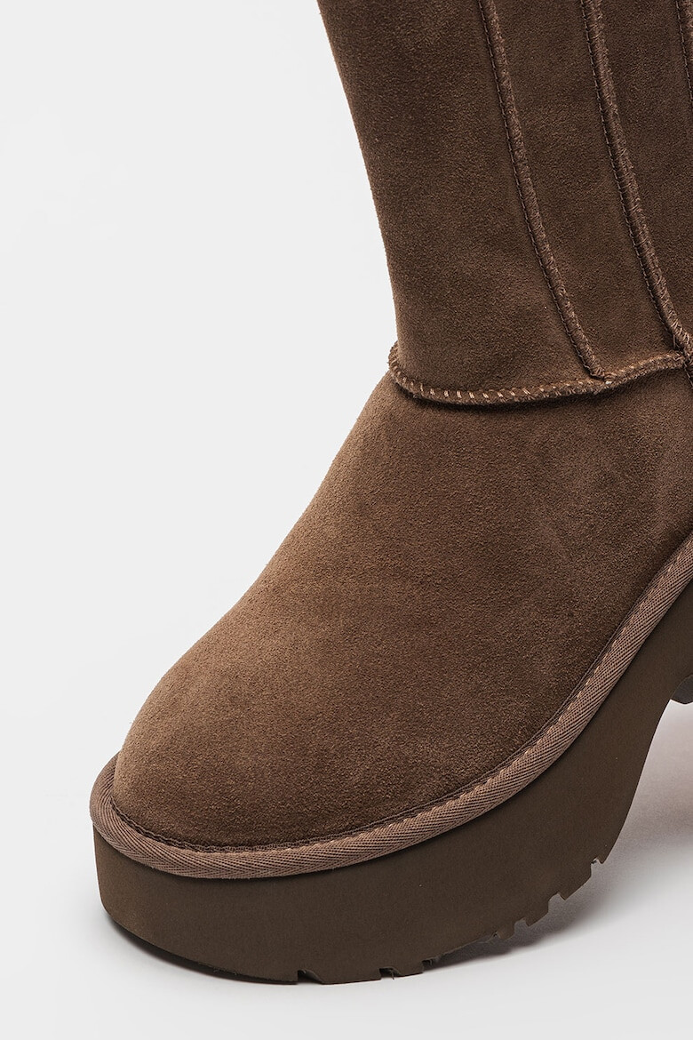 UGG Велурени ботуши до прасеца Classic Twin - Pepit.bg