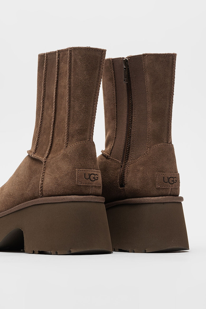 UGG Велурени ботуши до прасеца Classic Twin - Pepit.bg