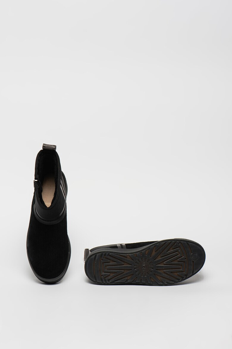 UGG Велурени зимни боти Classic Tech Mini с текстил - Pepit.bg
