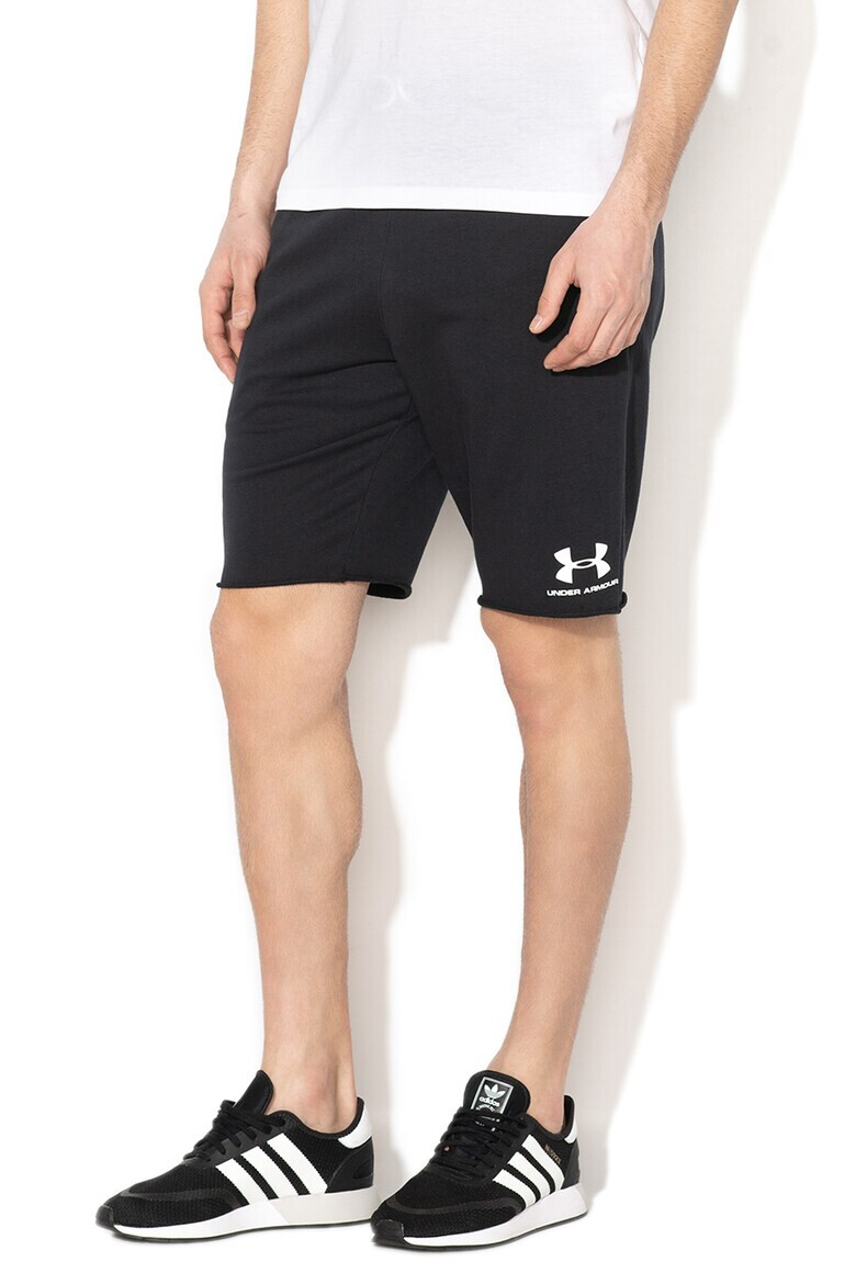 Under Armour Фитнес бермуди Sportstyle - Pepit.bg