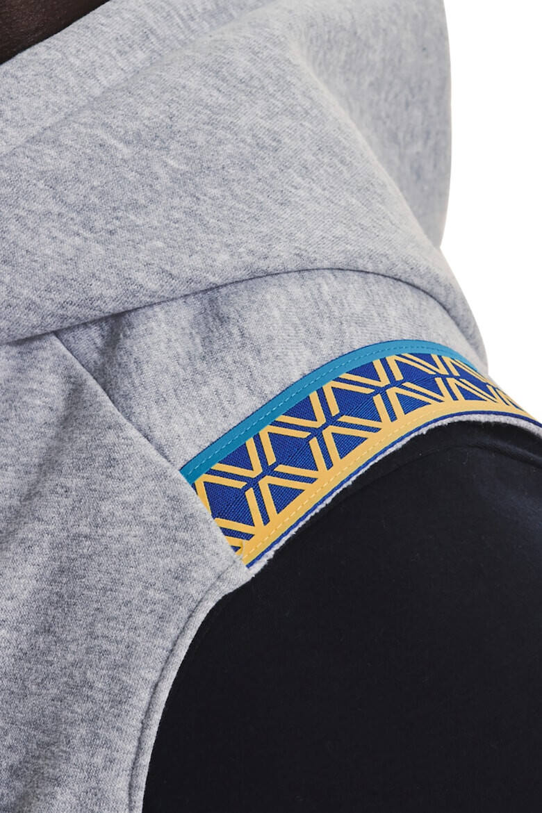 Under Armour Фитнес худи Curry с джоб кенгуру - Pepit.bg