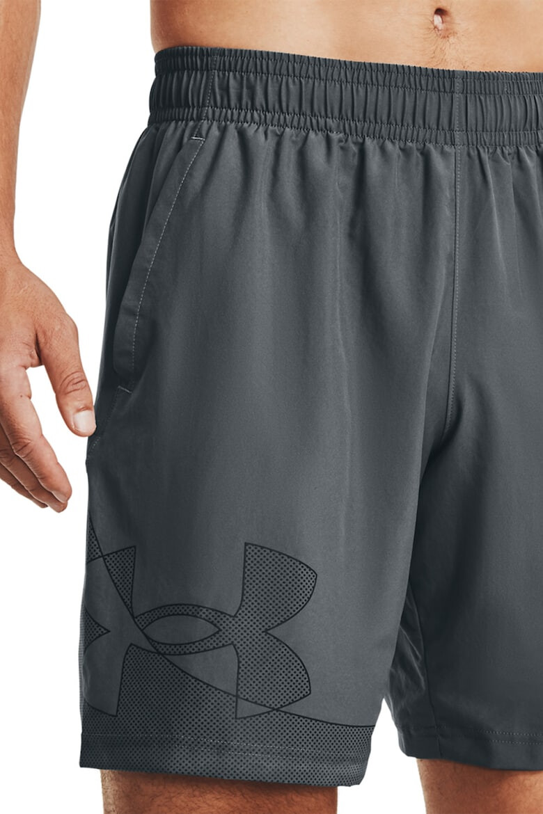 Under Armour Фитнес къс панталон Woven с щампа - Pepit.bg