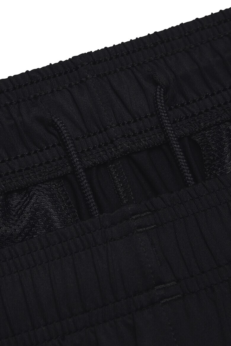Under Armour Фитнес шорти Tech Vent - Pepit.bg