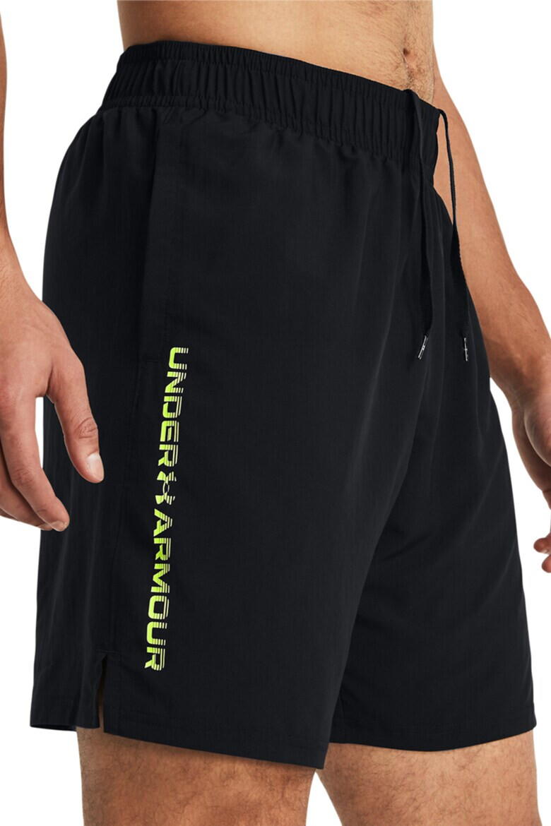Under Armour Фитнес шорти Tech™ - Pepit.bg