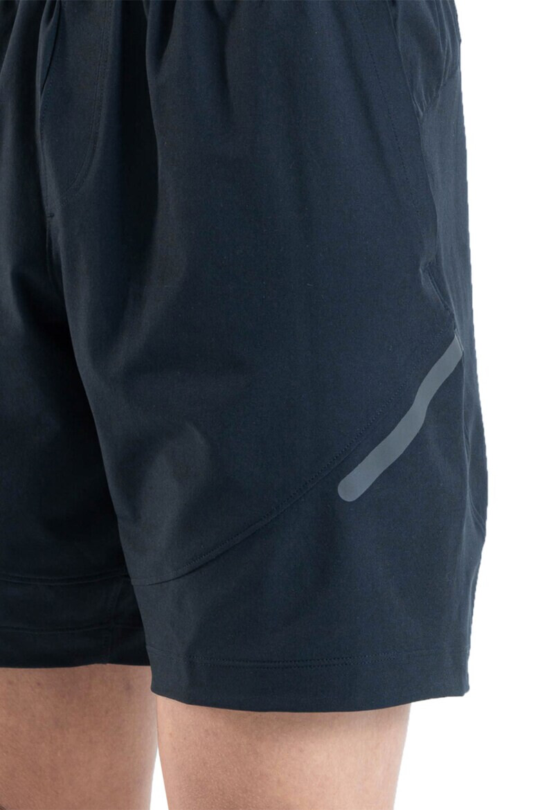 Under Armour Фитнес шорти Unstoppable - Pepit.bg