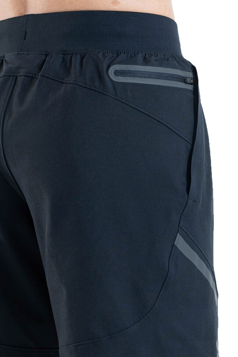 Under Armour Фитнес шорти Unstoppable - Pepit.bg