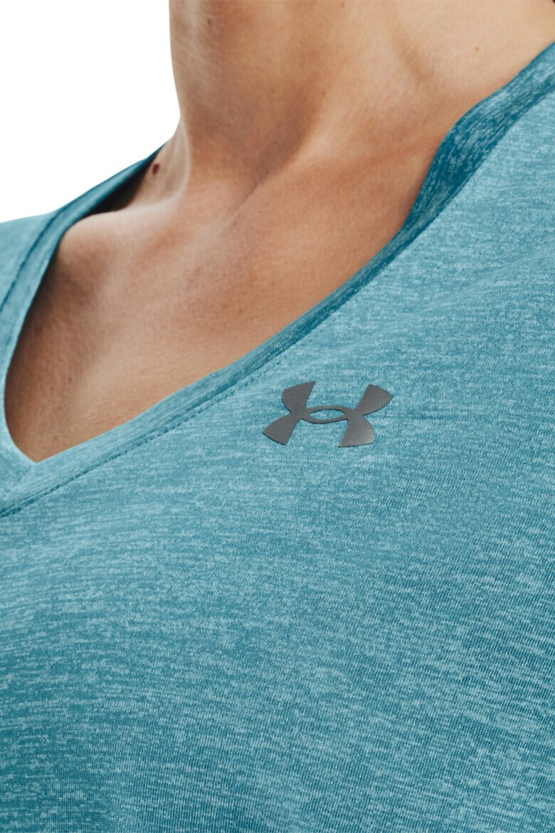 Under Armour Фитнес тениска Tech™ с шпиц деколте - Pepit.bg