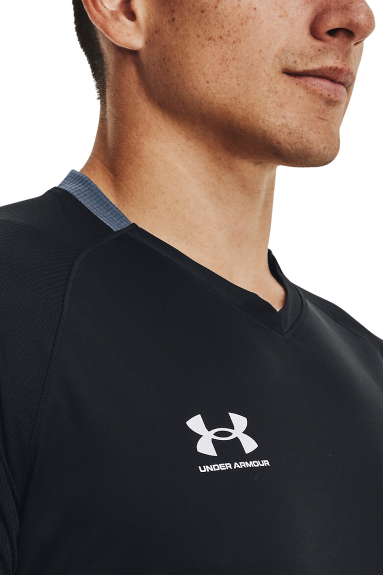 Under Armour Футболна тениска Accelerate с шпиц - Pepit.bg