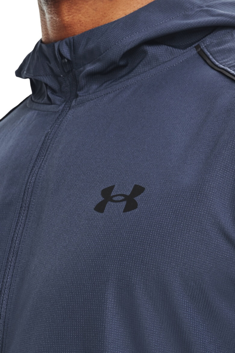 Under Armour Яке за бягане UA Storm с качулка - Pepit.bg