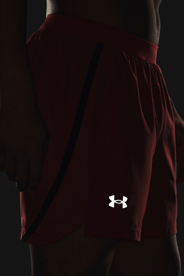 Under Armour Шорти Launch за бягане със светлоотразителни елементи - Pepit.bg