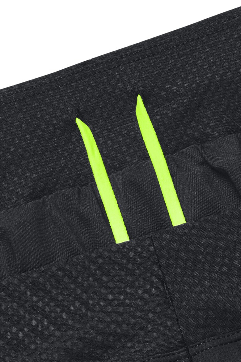 Under Armour Шорти за бягане Lighter Than Air - Pepit.bg