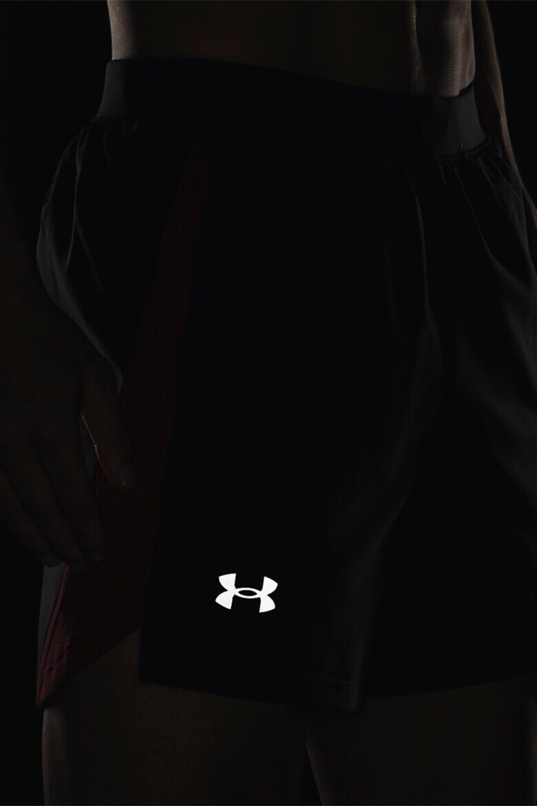 Under Armour Шорти за бягане Launch със светлоотразителни елементи - Pepit.bg