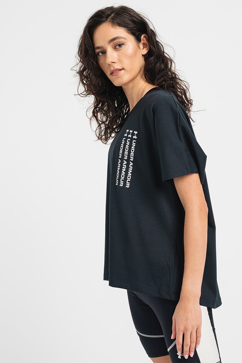 Under Armour Спортна тениска Repeat Wordmark - Pepit.bg