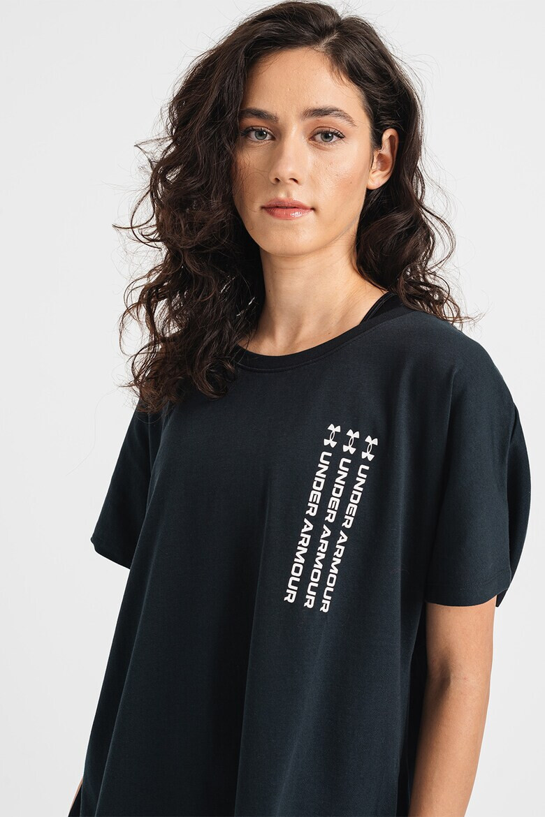Under Armour Спортна тениска Repeat Wordmark - Pepit.bg