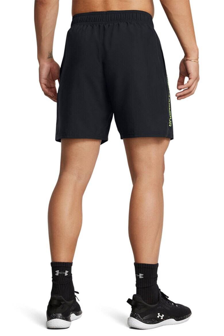 Under Armour Свободни фитнес шорти Tech™ - Pepit.bg
