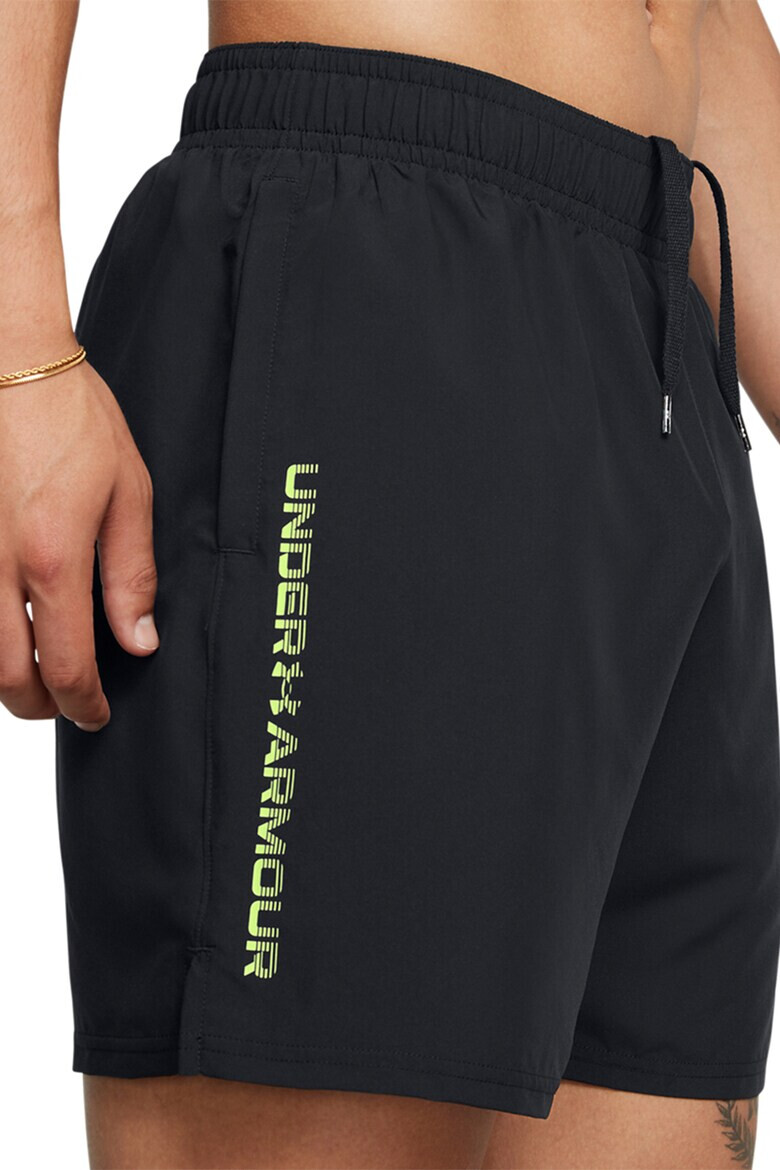 Under Armour Свободни фитнес шорти Tech™ - Pepit.bg
