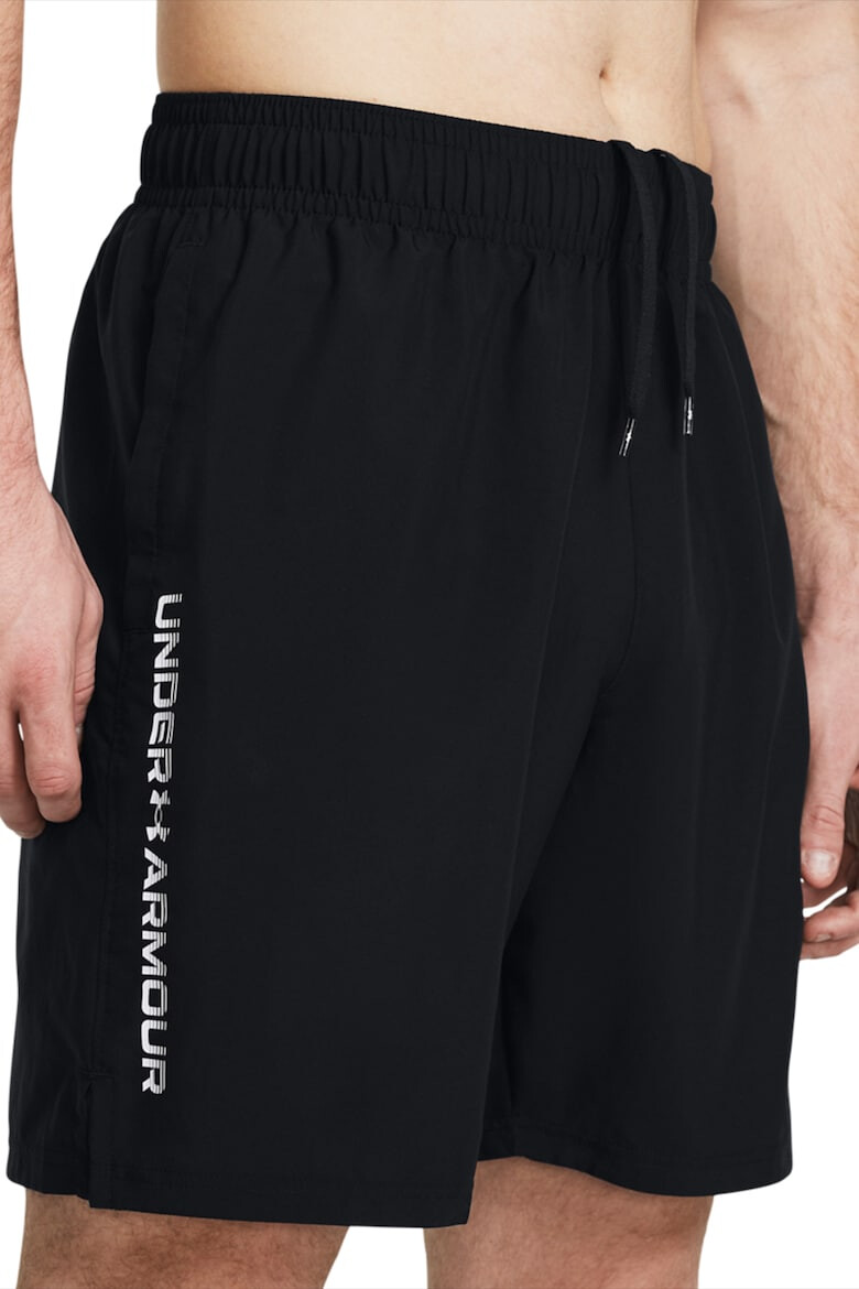 Under Armour Свободни фитнес шорти Tech™ - Pepit.bg