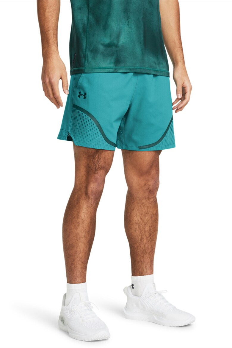 Under Armour Тренировъчни шорти с лого - Pepit.bg