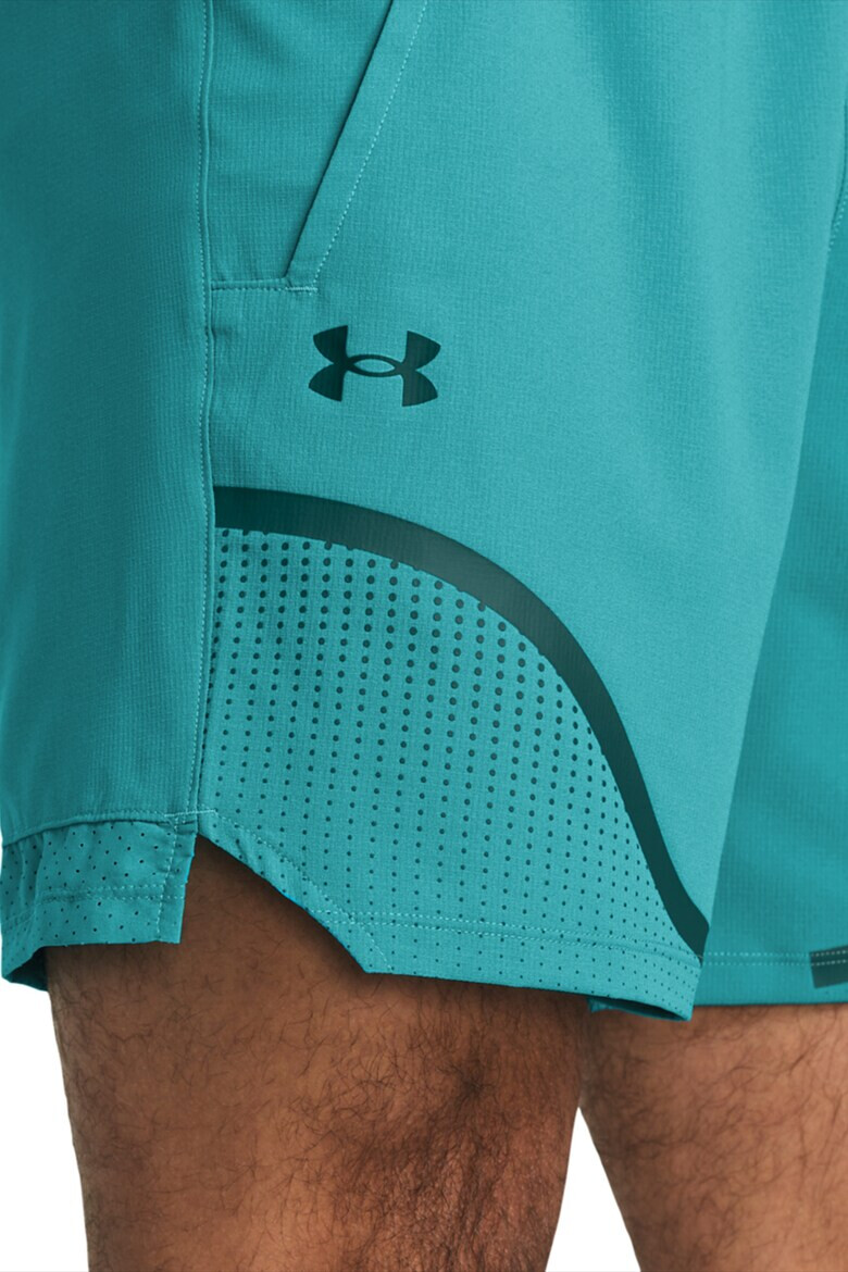Under Armour Тренировъчни шорти с лого - Pepit.bg