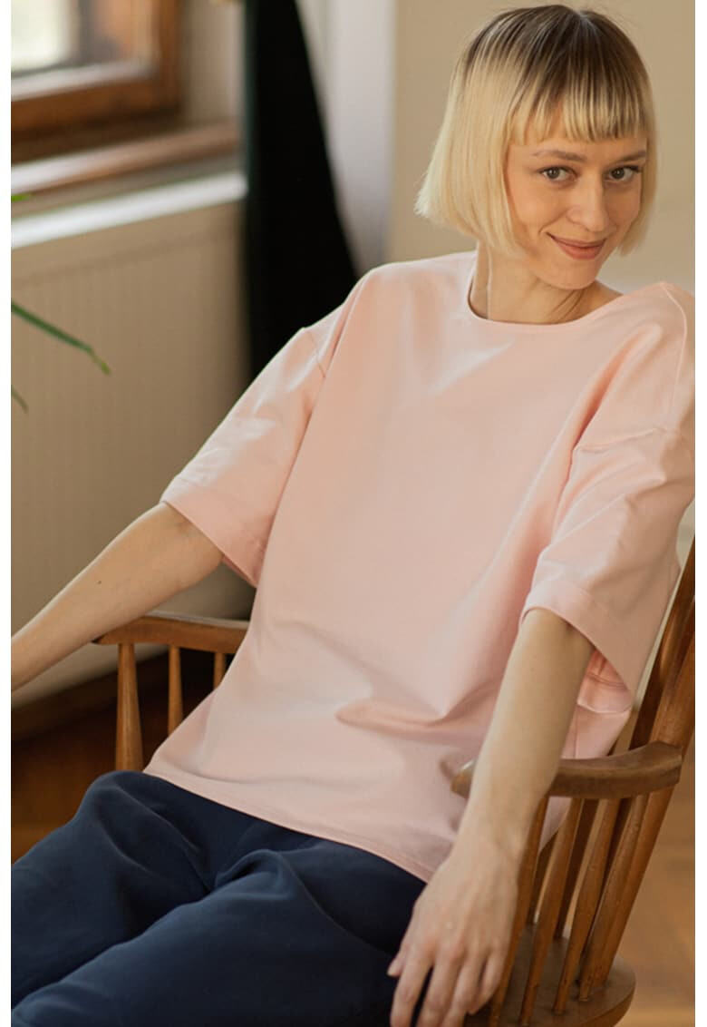 UNDRESS Уголемена тениска с шпиц - Pepit.bg