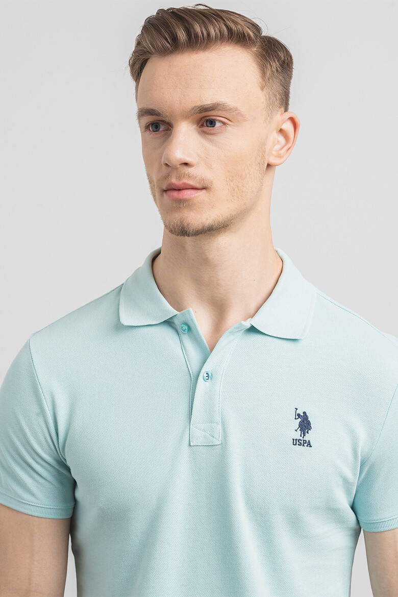 US Polo Assn U.S. Polo Assn - Памучна тениска по тялото с яка - Pepit.bg