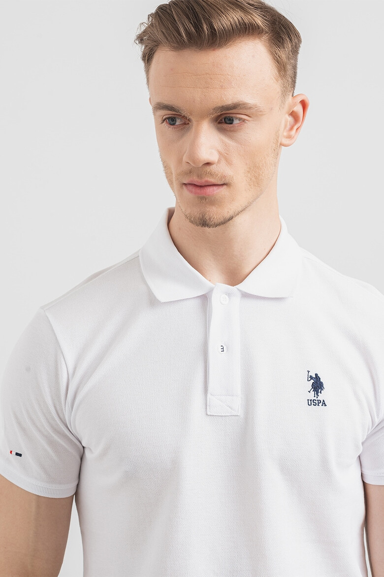 US Polo Assn U.S. Polo Assn Памучна тениска по тялото с яка - Pepit.bg