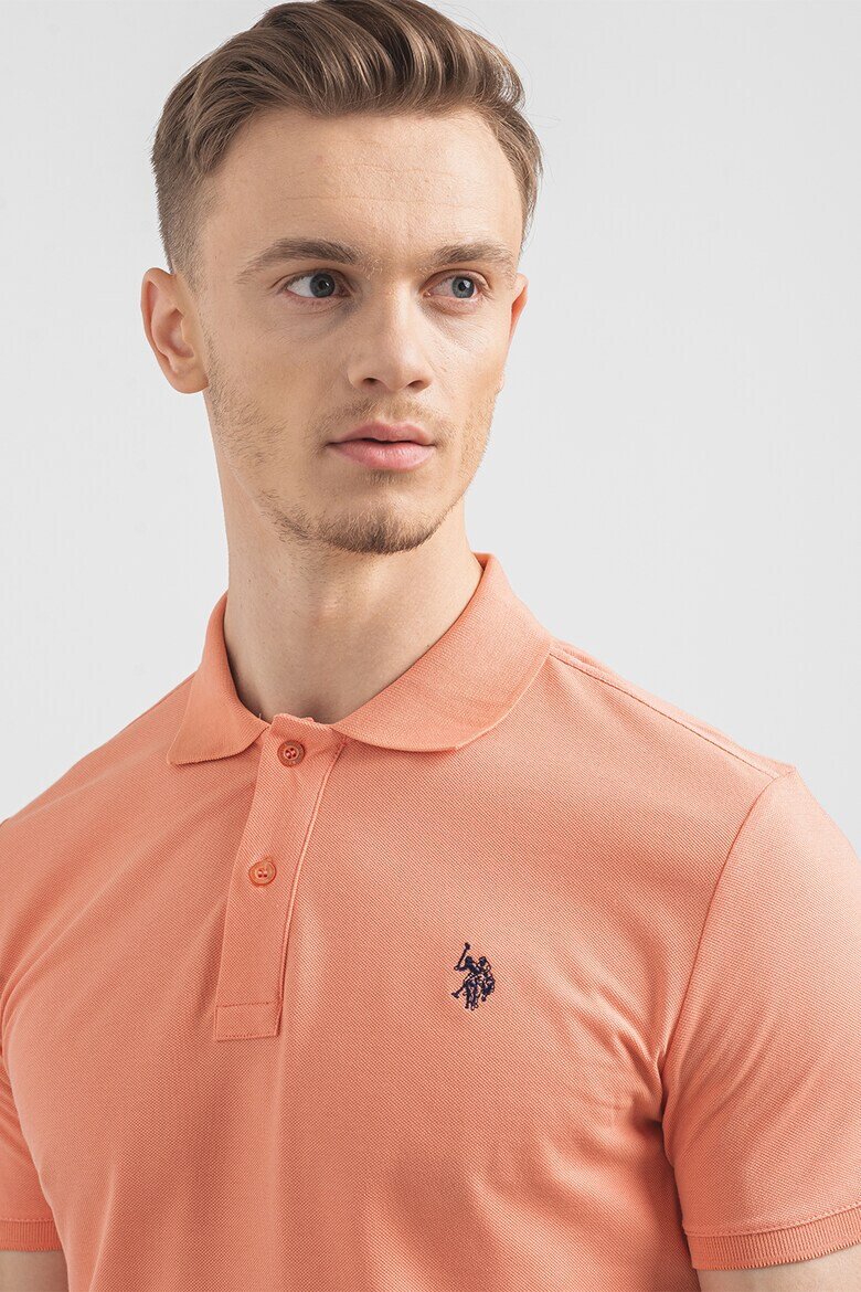 US Polo Assn U.S. Polo Assn - Слим памучна тениска с яка - Pepit.bg