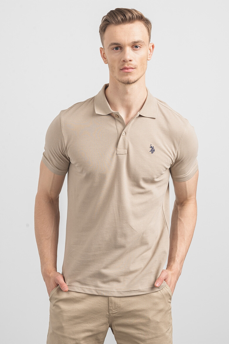 US Polo Assn U.S. Polo Assn Слим памучна тениска с яка - Pepit.bg