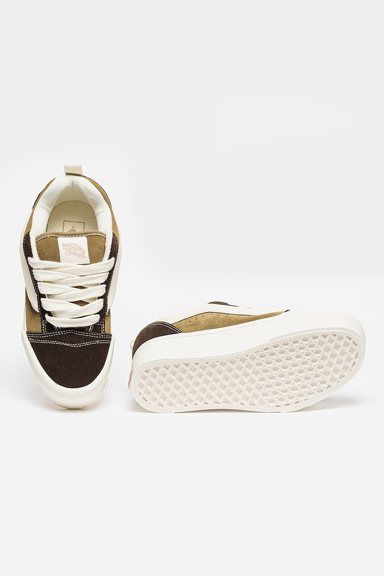 Vans Велурени кецове Knu Stack с равна платформа и контрасти - Pepit.bg