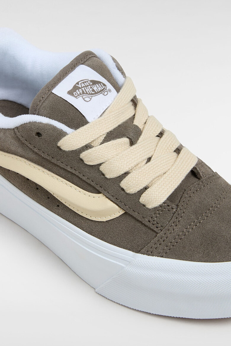 Vans Велурени спортни обувки Knu Stack - Бежов/Маслинено зелено/Бял - Pepit.bg