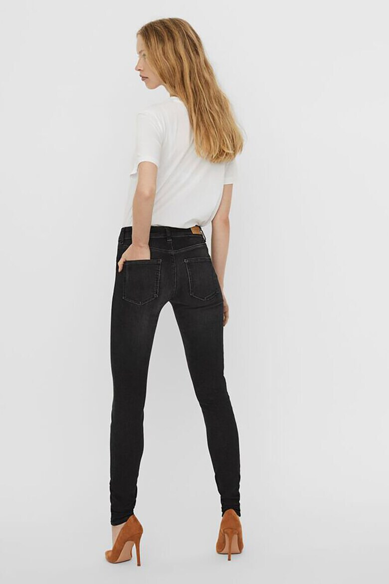 Vero Moda Дънки Lux по тялото - Pepit.bg